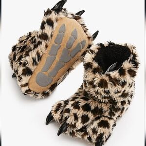 Enirine Furry Leopard Paw Slippers Size Small 9-11